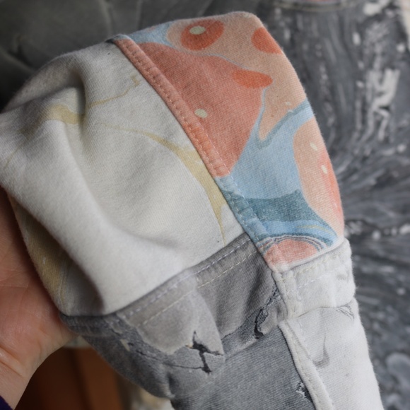 Niffich Hand Marbled Quilted Patchwork Cropped Crewneck Fleece Sweatshirt - Picture 6 of 17